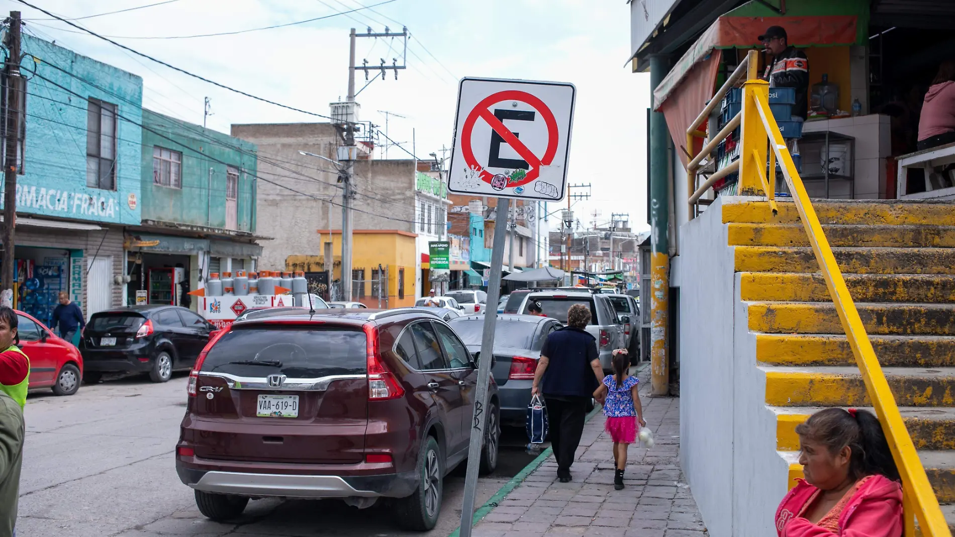 prohibición para estacionarse alrededor del Mercado República (1)